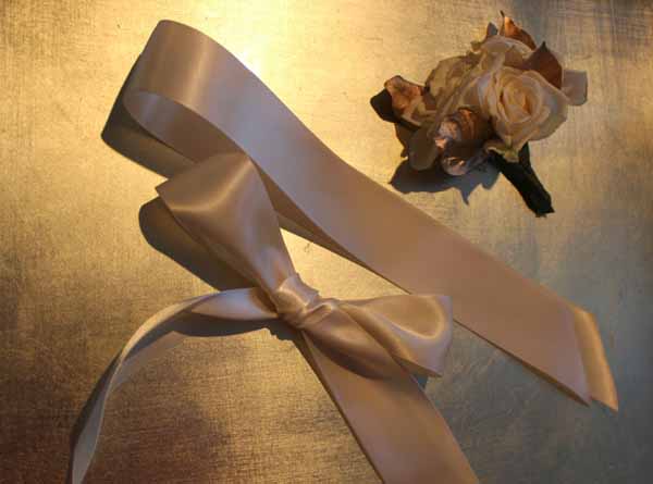 how-to-design-a-ribbon-wrist-corsage-by-angie-strange-of-posh-floral