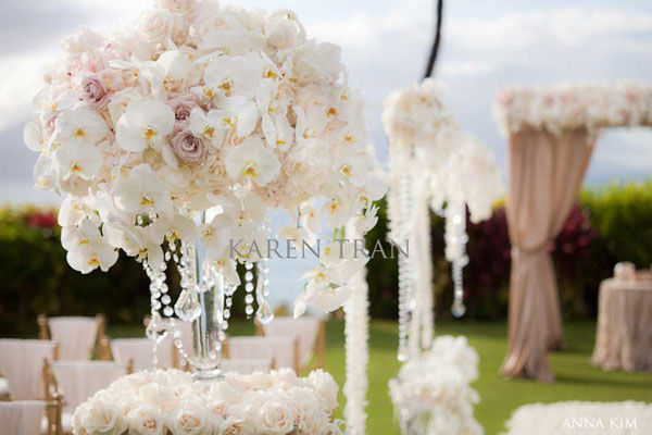 white flower centerpieces