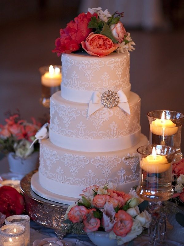 Bella Fiori, Intricate Icings, Autumn Burke Photography, Cake decorated with peonies & roses