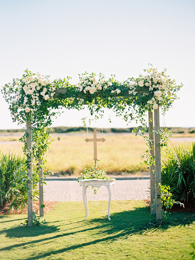Myrtie Blues Floral Design, Florida. Wedding Ceremony Arch. Lauren Kinsey Photography.