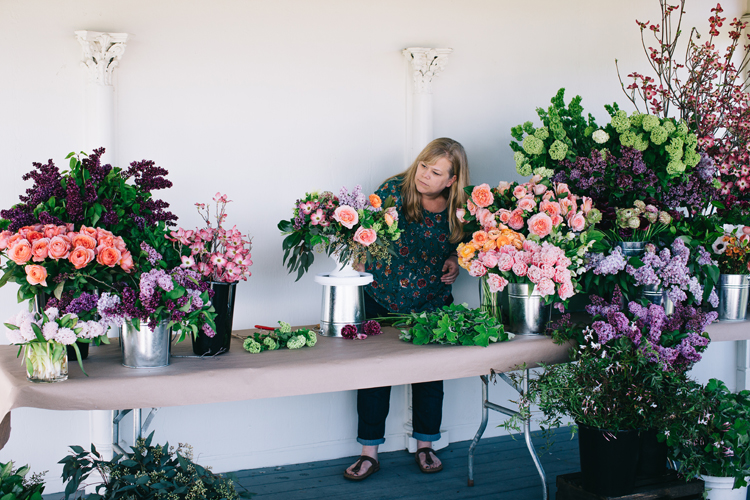 alicia schwede floral design instructor - seattle flower school - flirty fleurs