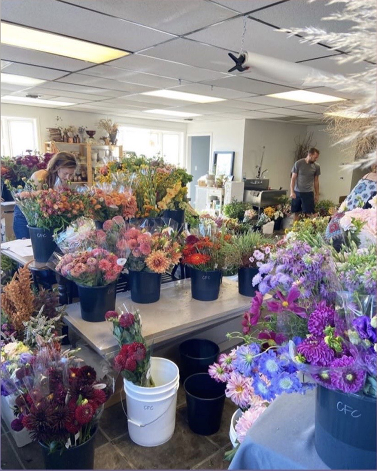 Colorado Flower Collective - Bunches of flowers from farmers to florists