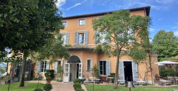 floral designer retreat at Hotel Vannucci in Citta Della Pieve Italy